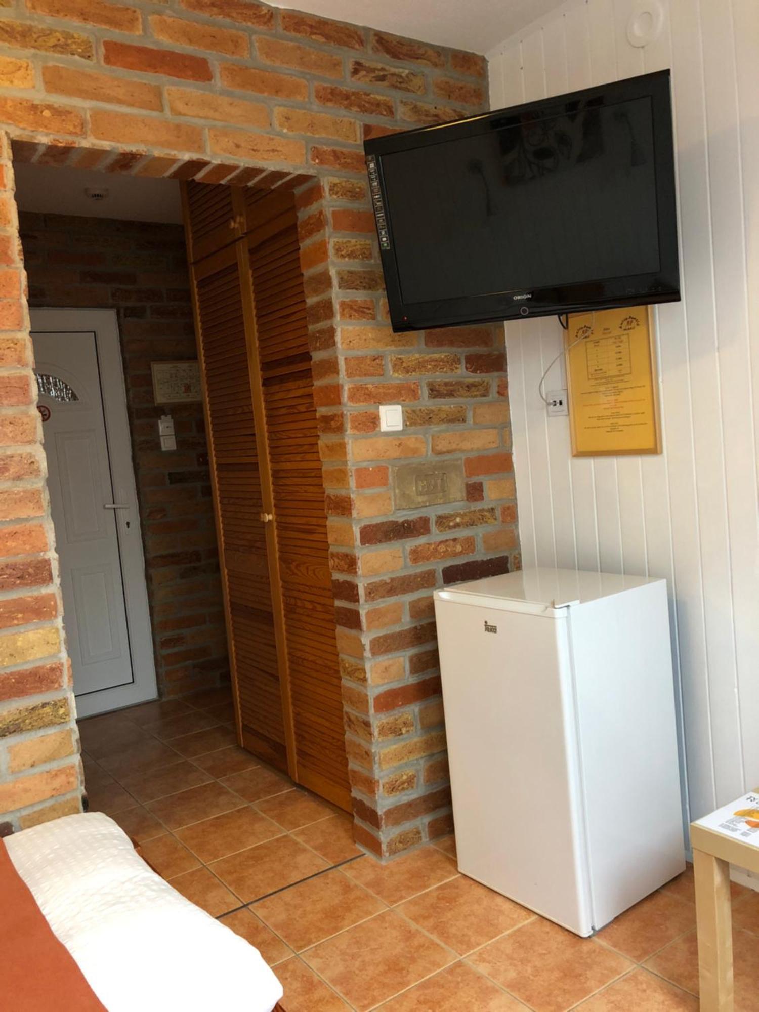 Hotel Autóscsárda és Panzió à Makó Extérieur photo